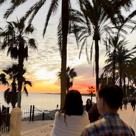 Moderno Centro De * マルベーリャ