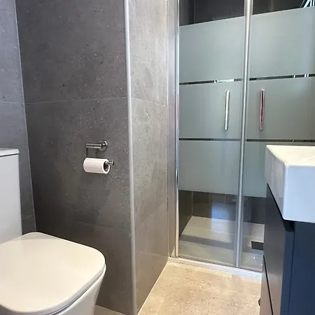 Moderno Centro De Μαρμπέλλα