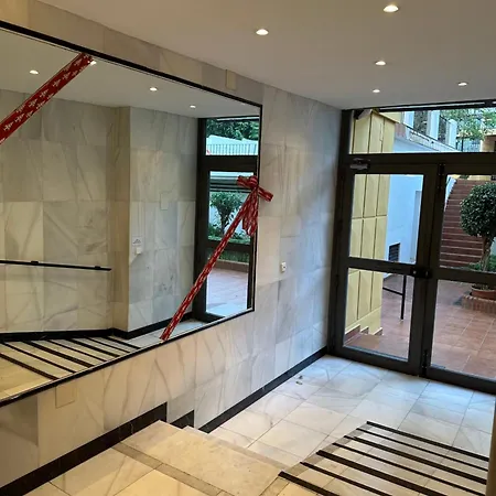 Moderno Centro De 马尔韦利亚