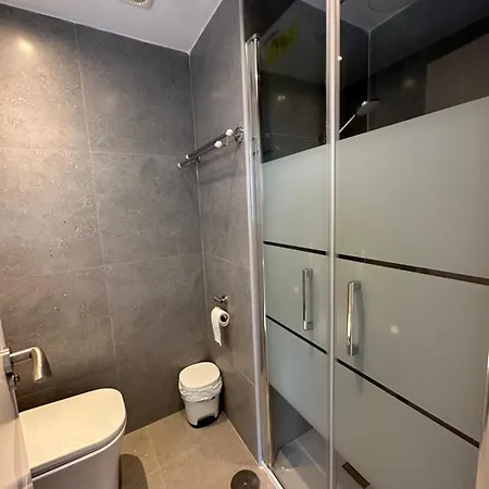 Moderno Centro De Μαρμπέλλα